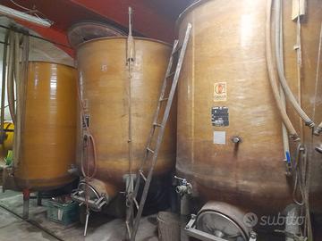 Botti in vetroresina per vino