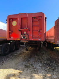 Semirimorchio barcone