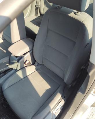Sedile anteriore sx VOLKSWAGEN GOLF 5 del 2005