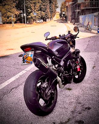 Yamaha R1 black Devil