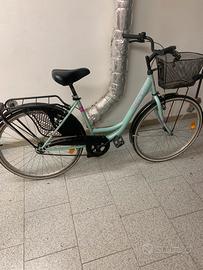 Bicicletta da donna con cestino