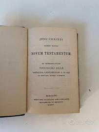 Libro antico "Novum Testamentum" 1915