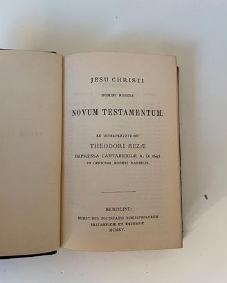 Libro antico "Novum Testamentum" 1915