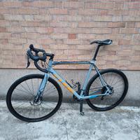 cube cross race (gravel / ciclocross) 