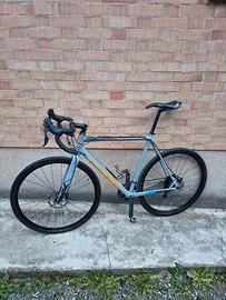 cube cross race (gravel / ciclocross) 