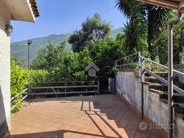 2 LOCALI A NOCERA INFERIORE