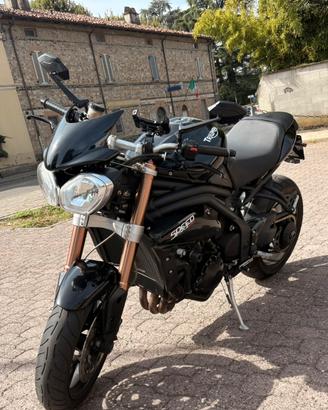 Triumph speed triple 1050
