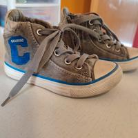 Scarpe per bambino. Misura 28