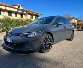 Volkswagen Golf 8 2.0 TDI cambio automatico Full