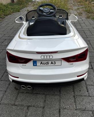 Audi A3 elettrica bambini 12V bianca completa