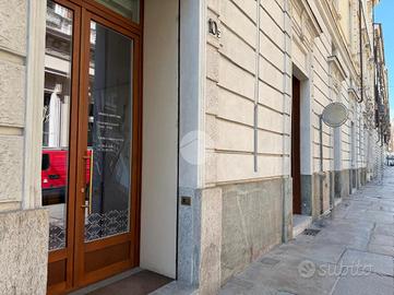 NEGOZIO A TORINO