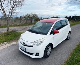 TOYOTA Verso-S - 2012