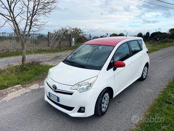 TOYOTA Yaris Verso-S - 2012