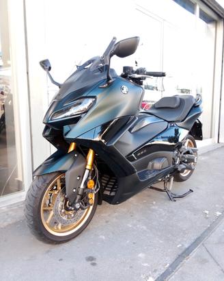 Yamaha TMAX 560 TECH