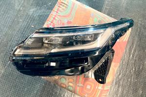 Faro destro range rover velar