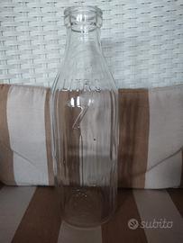 vecchia bottiglia per il latte 