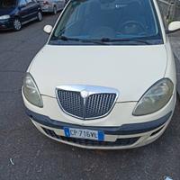 Lancia y, 1200 benzina