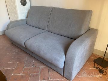 Divano letto matrimoniale grigio sfoderabile