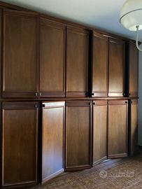 Camera da letto con grandi mobili di pregio