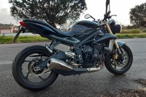 Triumph street triple 675