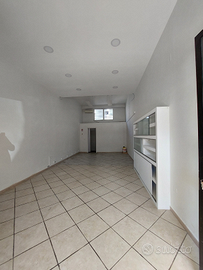 LIBERO DA APRILE Locale per negozio o ufficio