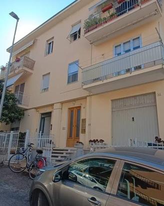 Appartamento di 77 m² con 3 locali e box auto a Pe
