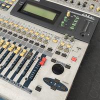 Mixer auido - Yamaha 01V