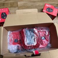 Milwaukee kit batterie forge e caricabatterie m18