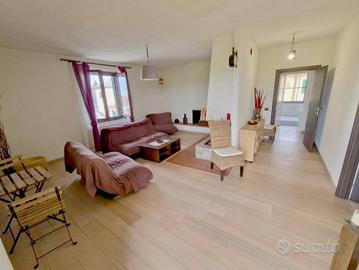 Villa di 260 m² con più di 5 locali e box auto dop