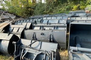 B17 Benna per pala gommata