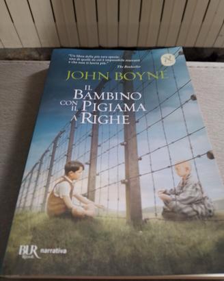 libro il bambino col pigiama a righe 