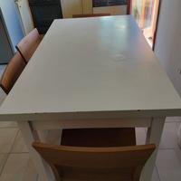 Tavolo da cucina con 4 sedie