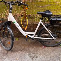 BICI ELETTRICA CITY BIKE
