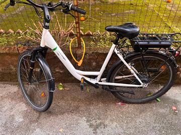 BICI ELETTRICA CITY BIKE