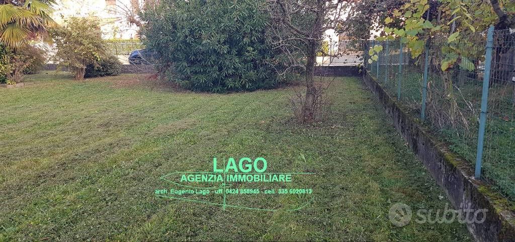 Villa di 294 m² con più di 5 locali e box auto dop - Altro