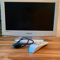Tv 19" bianco perfetto per piccoli ambienti