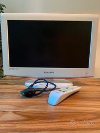 Tv 19" bianco perfetto per piccoli ambienti