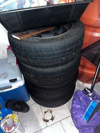 Set 4 cerchi+ 4 gomme e catene