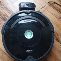 Robot Roomba aspirapolvere