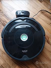 Robot Roomba aspirapolvere