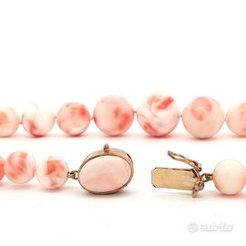 Collana Corallo Rosa con chiusura rifinita in oro