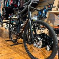 Mondeaker arid carbon R tg M