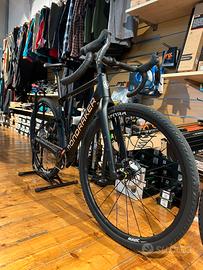 Mondeaker arid carbon R tg M