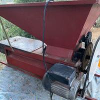 Macina uva/diraspatrice