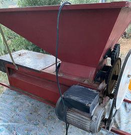 Macina uva/diraspatrice