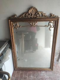 specchio con cornice antichizzata oro
