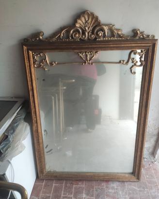 specchio con cornice antichizzata oro
