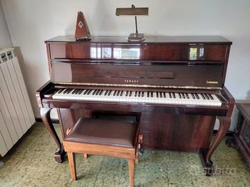 Pianoforte verticale YAMAHA