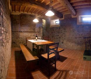 Casa su 4 livelli in borgo medievale