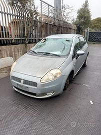 Ricambi Fiat Grande Punto 1.2 5P Anno 2008 Codice 